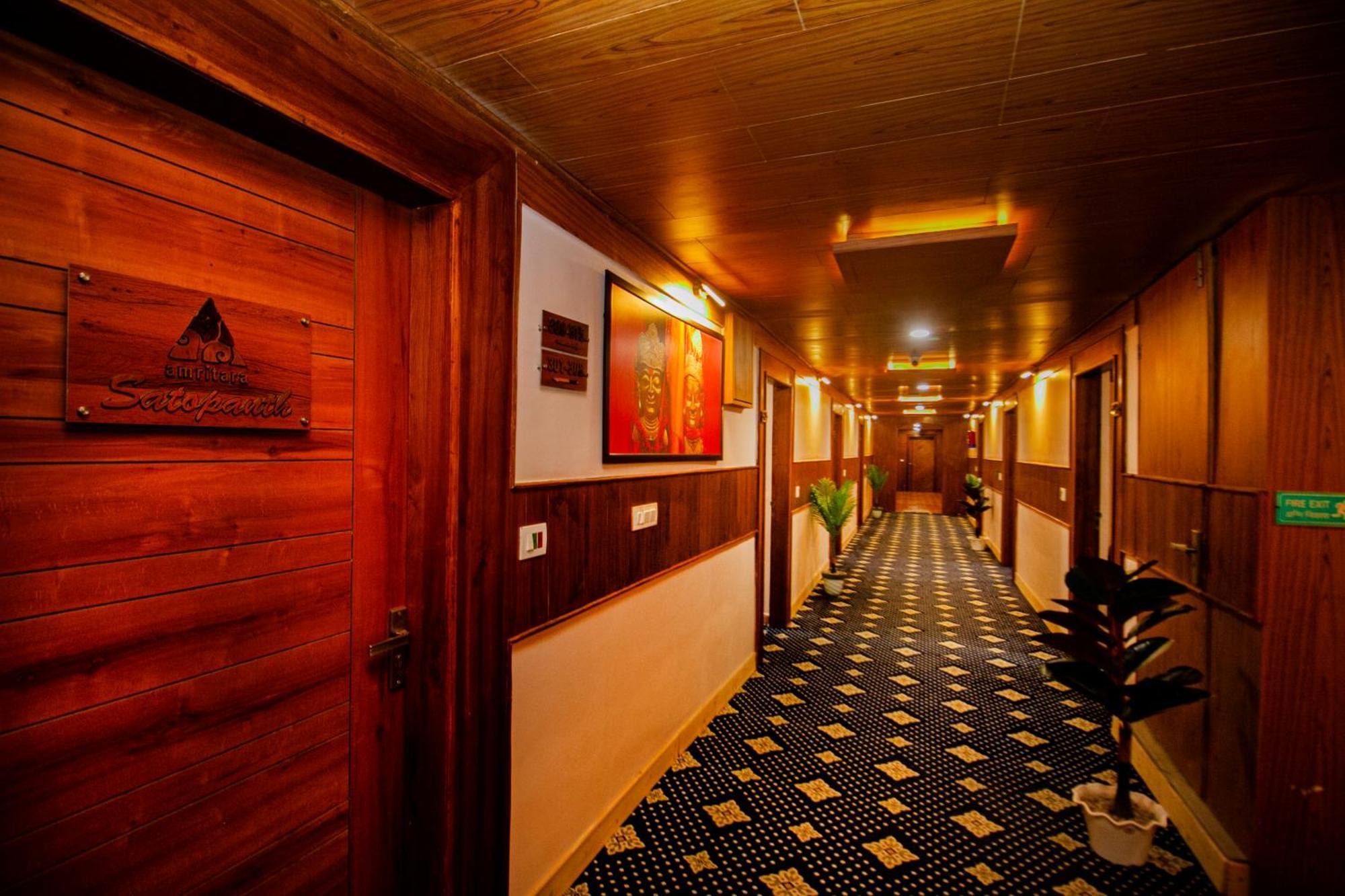 Amritara The Avadh Hotel Badrinath Buitenkant foto