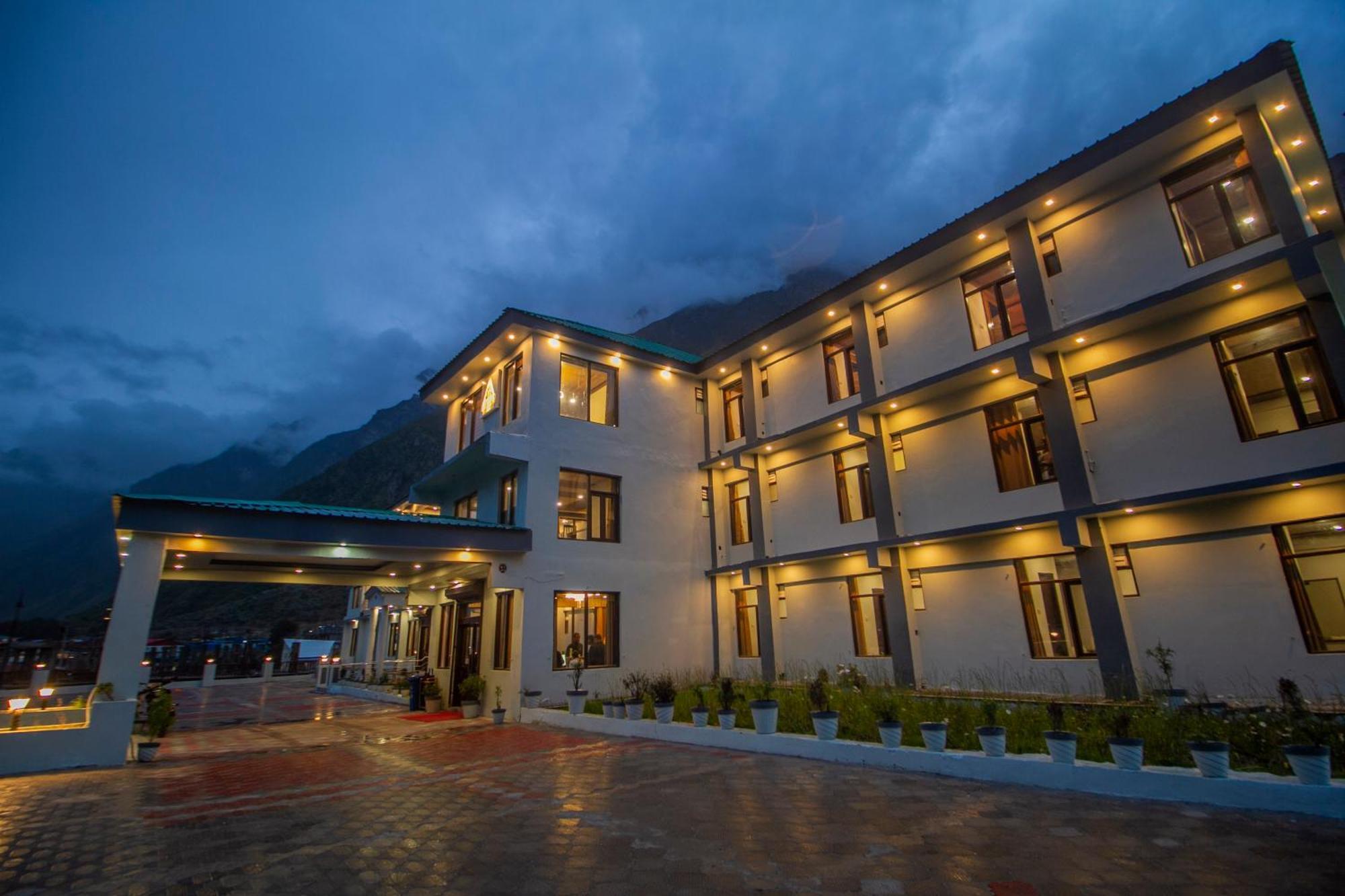 Amritara The Avadh Hotel Badrinath Buitenkant foto